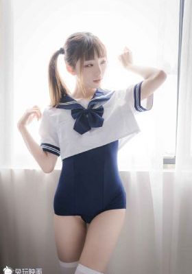 《年轻的女教师》4